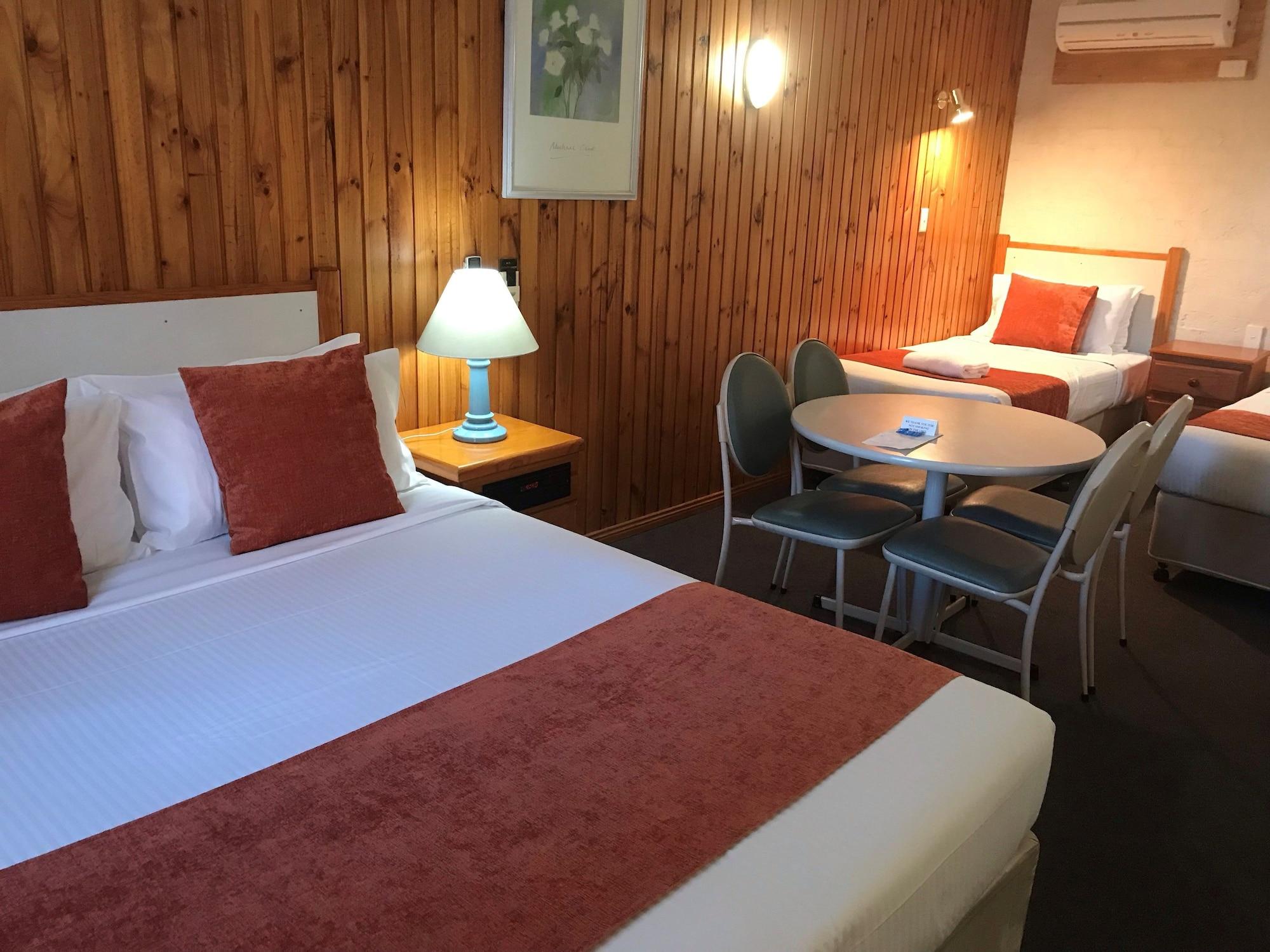 دوبو Blue Diamond Motor Inn المظهر الخارجي الصورة