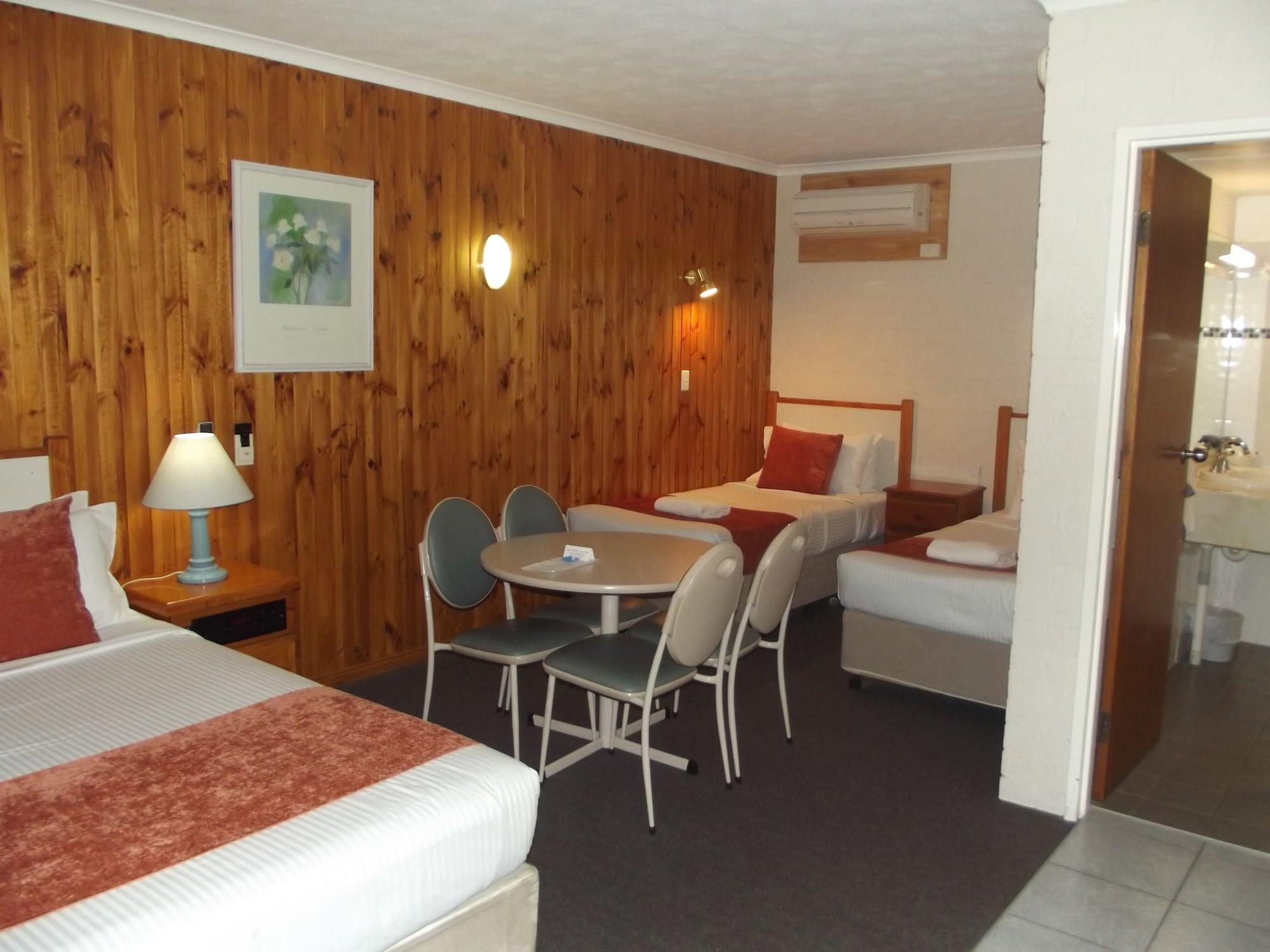 دوبو Blue Diamond Motor Inn المظهر الخارجي الصورة