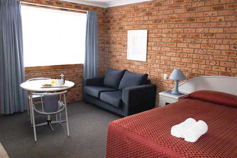 دوبو Blue Diamond Motor Inn الغرفة الصورة
