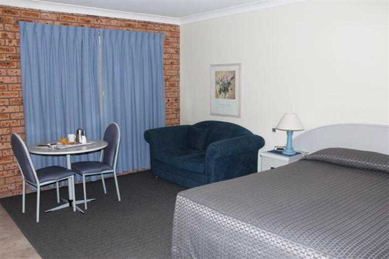 دوبو Blue Diamond Motor Inn الغرفة الصورة
